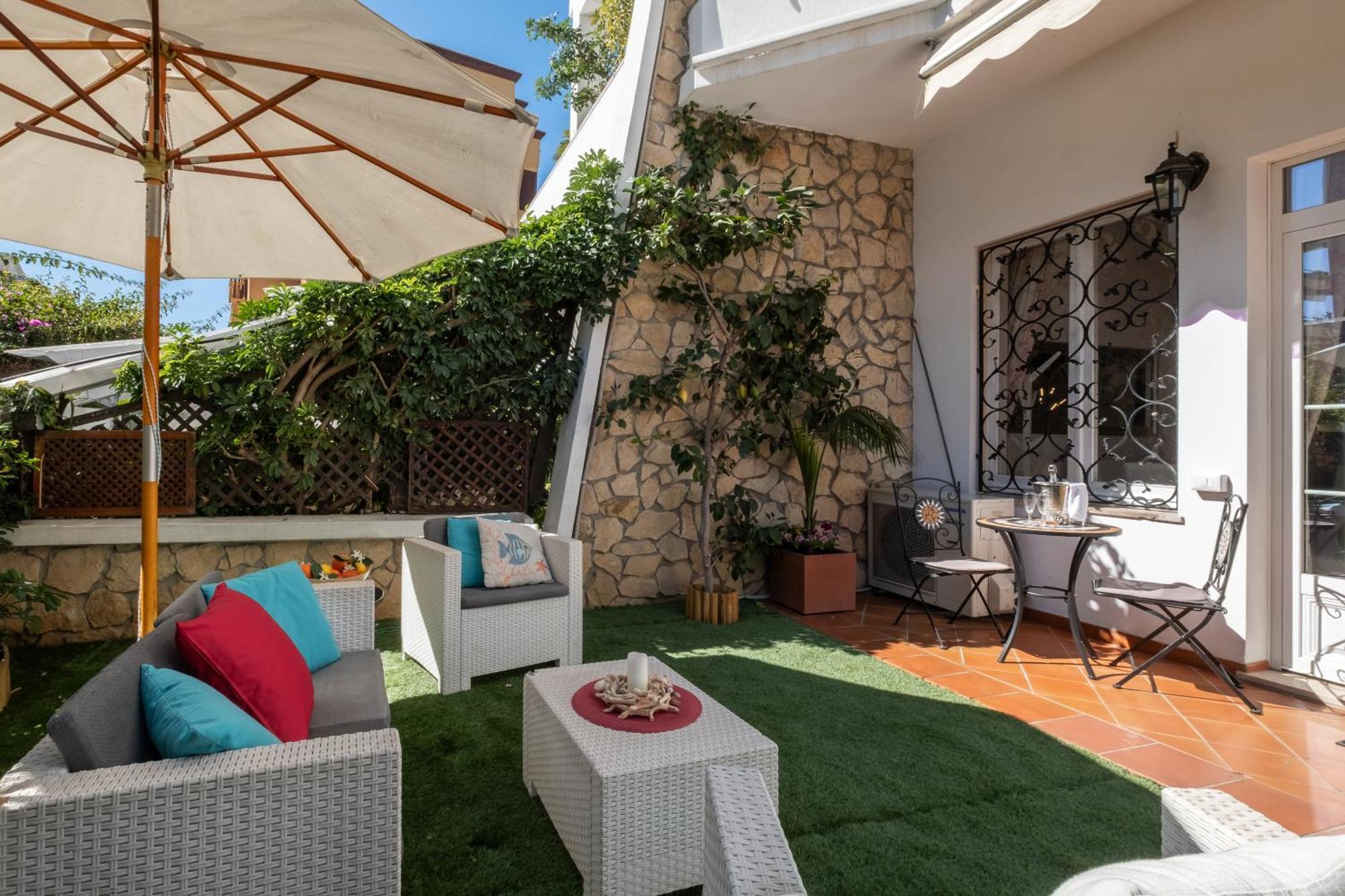 קליארי Elegante Villa Lu' Centro Citta A 10 Minuti Dal Mare מראה חיצוני תמונה